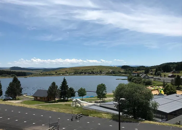 Appartement Au Pied Des Pistes Avec Balcon Plein Sud - Fr-1-814-12